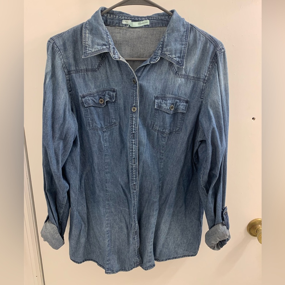 Maurice’s denim top, size Large, good condition.